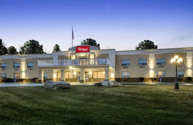 Red Roof Inn & Suites Newburgh - Stewart Airport