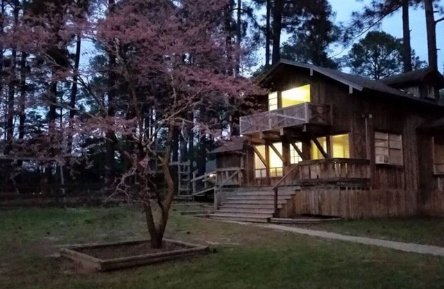Redbud Cabin at Tall Timbers Retreat. Sleeps 17