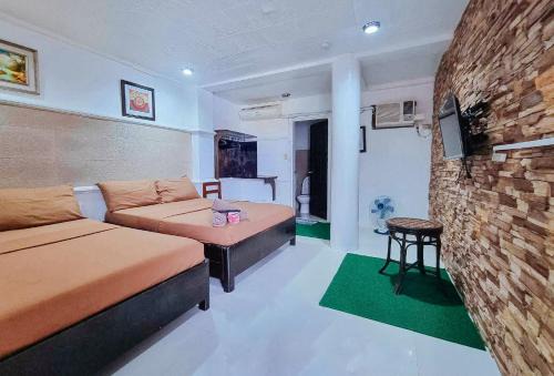 RedDoorz at LFamili Hotel Boracay