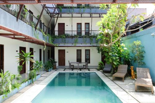 RedDoorz near Legian Street