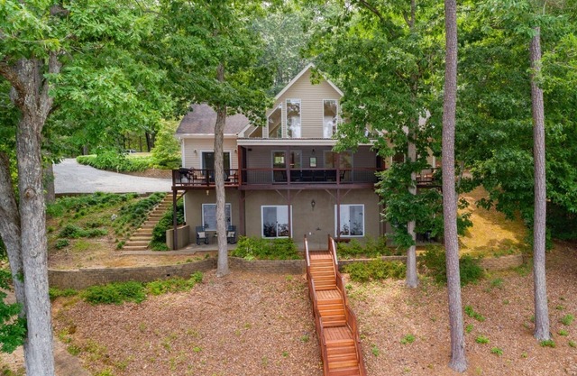 Reel Deal | Deep Water | Amenities Galore