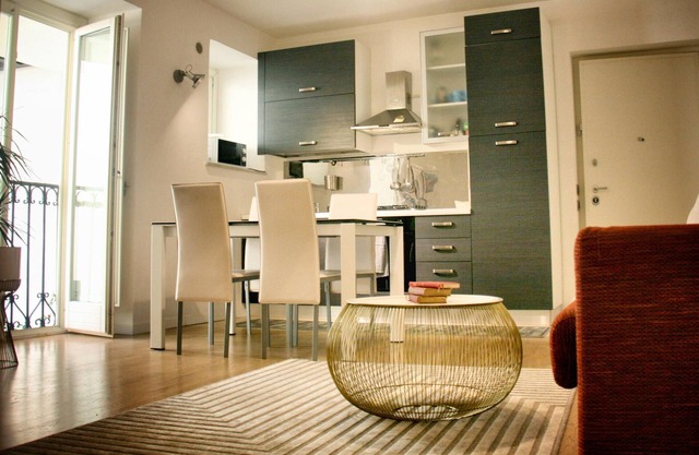 Refined apartment in a historic building in the heart of town