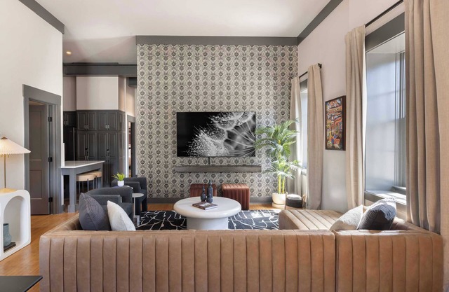 Refurbished Townhome | Free Parking