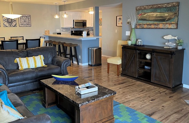 Regatta Bay 488-1B - Modern Great Corner Unit Condo in Regatta Bay Complex.