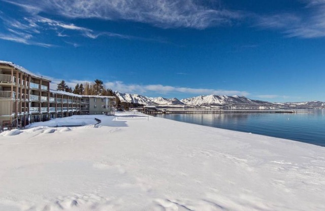 Relax and Unwind! FREE Parking and Full Service Spa, Near Zephyr Cove Beach!