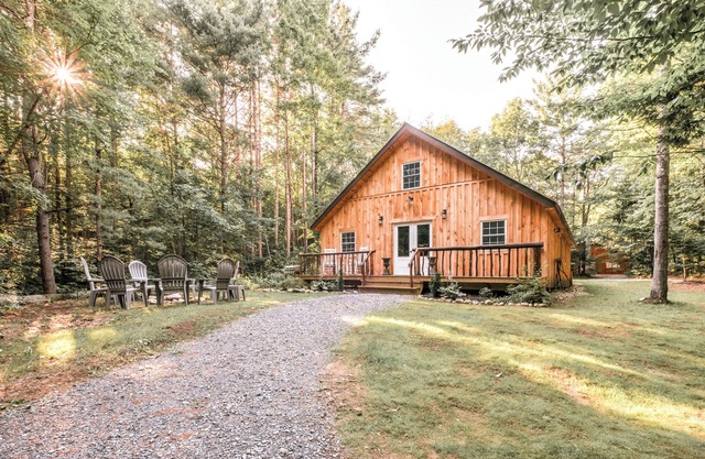 Relax at a nature inspired lodge on 60 wooded acres. Dog-friendly, kid-ready, and perfect for groups