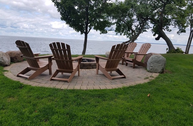 Relax at Izatys on Lake Mille Lacs in Spacious 3 BR Villa