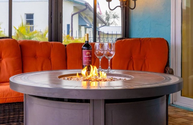 Relax Gateway Near IMG Private Pool and Beach. Pick ball. Minigolf. Tiki