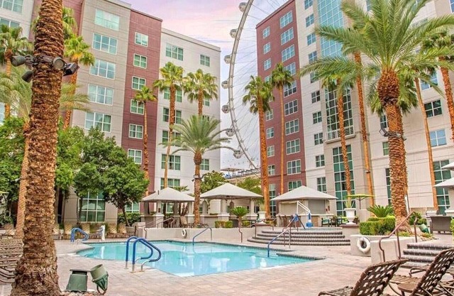 Relax in Style Just Off the Strip – Elegant 2-Bd Lock-Off at Flamingo by Hilton