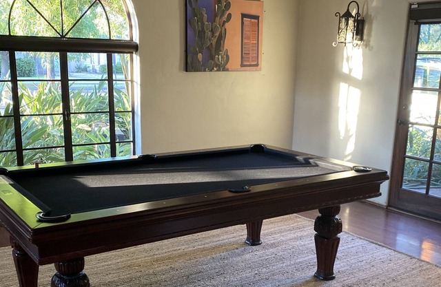 Relax & Recharge Oasis - pool, patio & firepit