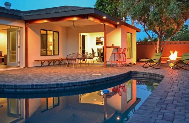 Relaxing 4 Bedroom Estate: Private Pool w/Heated Pool Option | Fire pit | Scottsdale