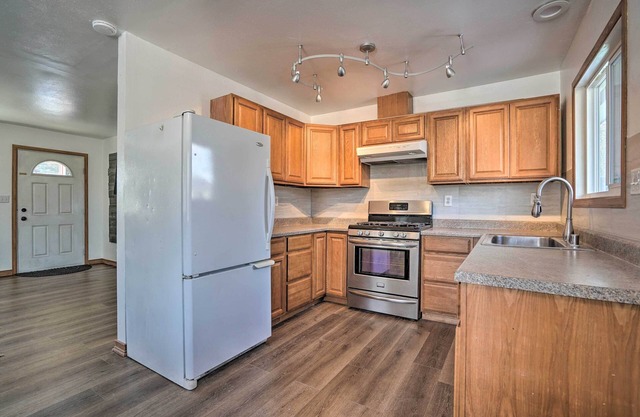 Relaxing Anchorage Home ~ 1 Mi to Downtown!