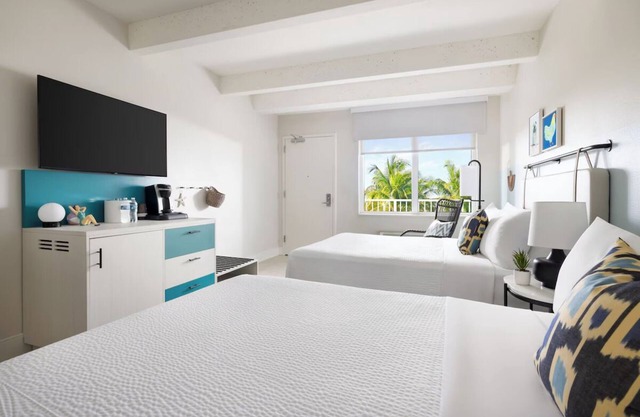 Relaxing Garden View Suite w/Cozy Bedding – 12 Minutes to Hemingway House