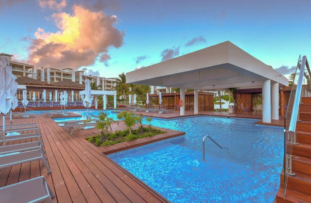 Relaxing Getaway | Rooftop Jacuzzi | Sea Views