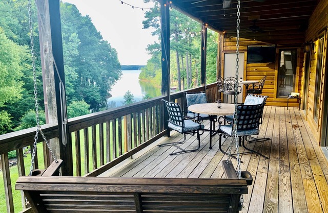 Relaxing Lakefront Condo on Lake Ouachita