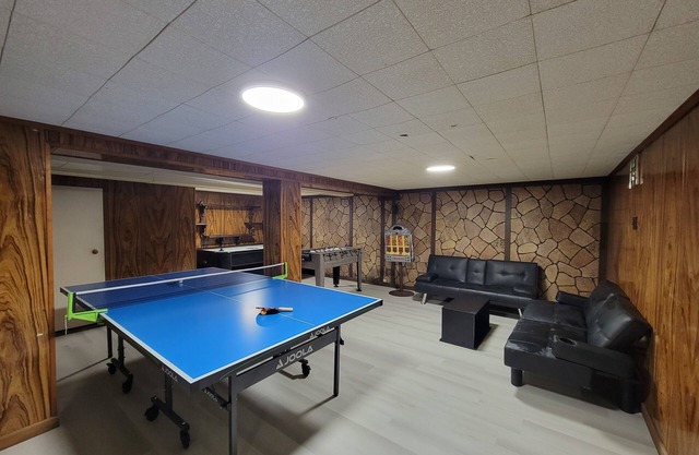 Relaxing Niagara Falls Home with Hot tub