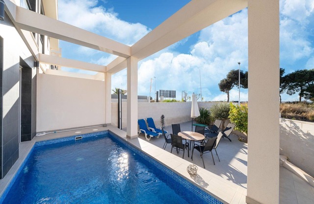Relaxing Villa Near Carabassi