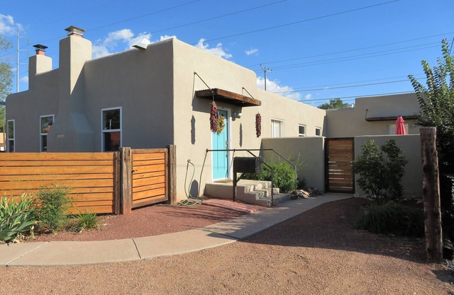 Remodeled 3-bedroom home near the heart of Albuquerque