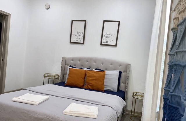Remodeled Jacuzzi Oasis 🏙 Early Check In🏙 Sleeps 6