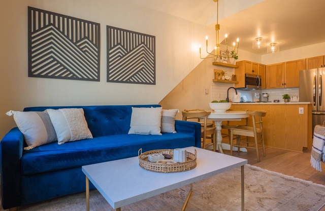 Remodeled modern ski-in/ski-out condo in Keystone, 1 bd/1 ba, sleeps 4