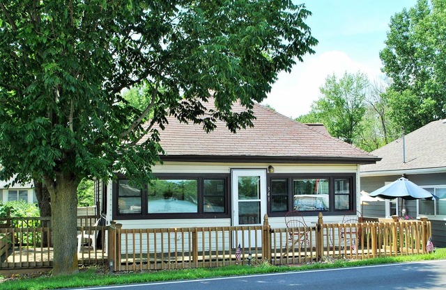 Remy's Waterfront Retreat w/Dock