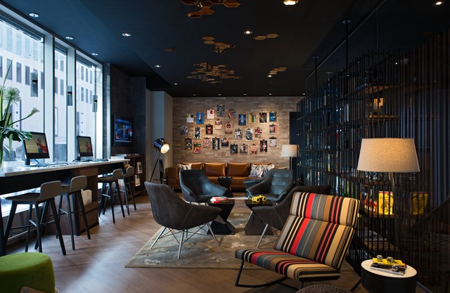 Renaissance Montreal Downtown Hotel