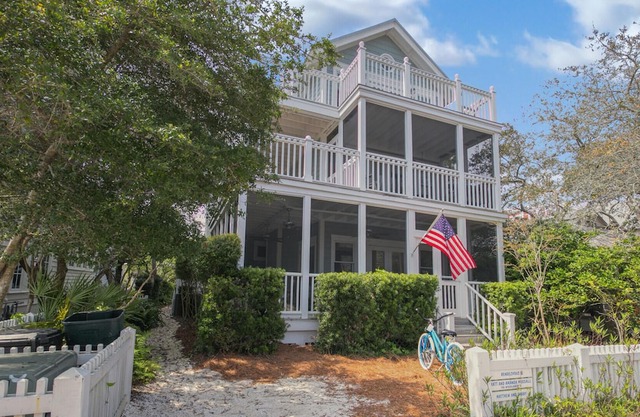 Rendezvous-Luxurious Seaside 3 bedroom home with 1 bedroom Carriage House
