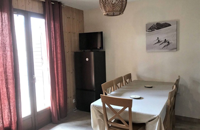 Renovated 3-room semi-detached chalet, 7 people, terrace, parking, pets allowed