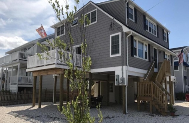 Renovated Bay side home in the heart of Surf City! 118971
