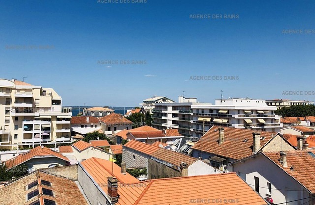 Renovated Studio Cabin 200m from Beach - Private Parking