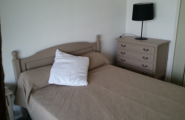 rent in the month of October to March T2 PORT DE PLAISANCE