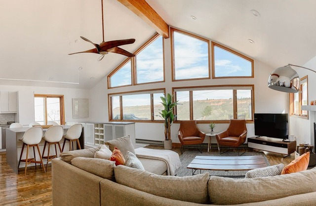 Reservoir Retreat with Hot Tub and Views