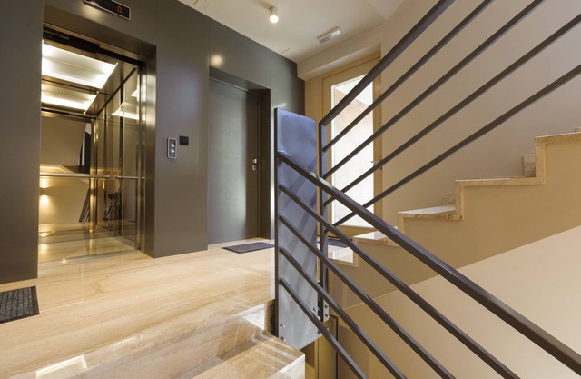 Residence by Vestibul Palace