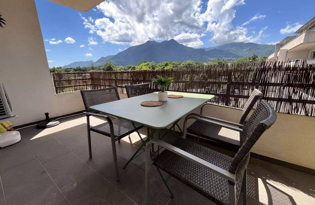 Residence Castel Verde - MORIANI Beach T2 terrace near sea and shops