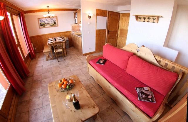 Residence Les Arolles * - 4 Room Apartment 6 People