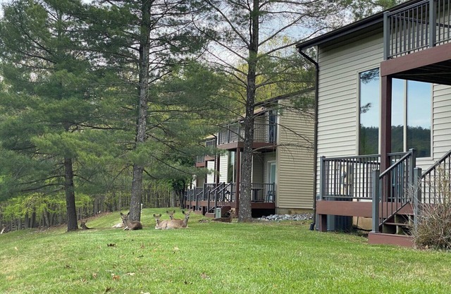Resort 2-bedroom townhome in peaceful McGaheysville on golf course.