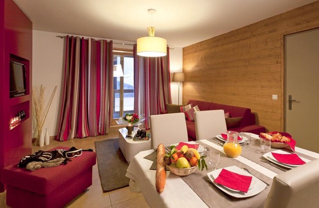 Resort center, fitness, swimming pool, sauna, hammam, tv, ski locker, 30m², Sainte Foy Tarentaise