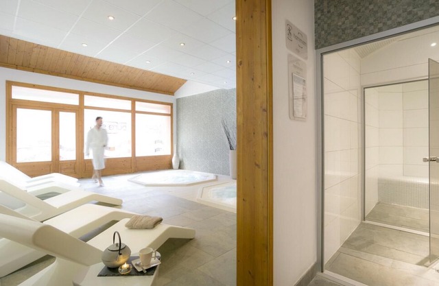 Resort center, fitness, swimming pool, sauna, hammam, tv, ski locker, 49-52m², Sainte Foy Tarentaise