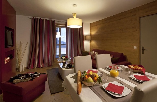 Resort center, fitness, swimming pool, sauna, hammam, tv, ski locker, 79-83m², Sainte Foy Tarentaise
