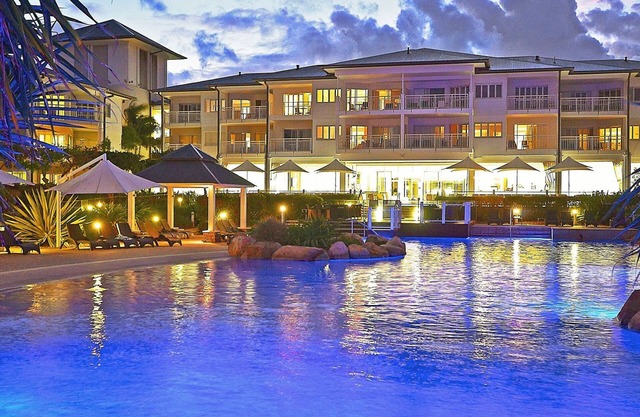Resort On The Beach 5118 with resort Pool