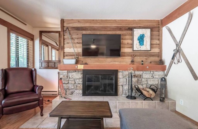 Resort Studio Minutes to Lake and Ski Areas