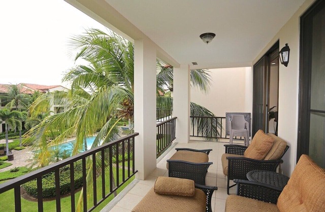 Resort-Style Condo - 4 Pools & Beach Club Access