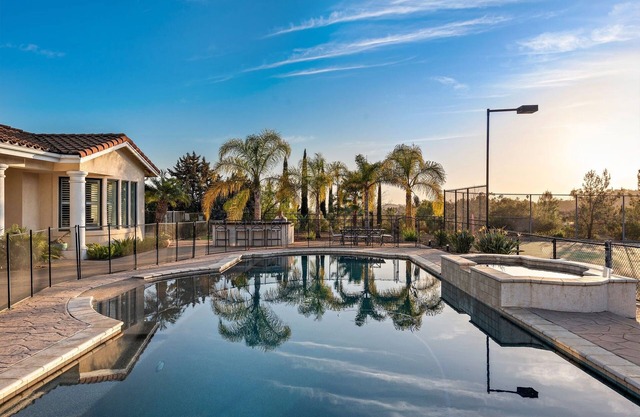 Resort Style Home With Luxury Amenities - Lighted Pool, Tennis Pickleball Court