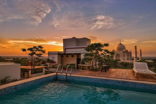 Resort With Swimming Pool- Best Selling Resort In Agra Near Taj Mahal