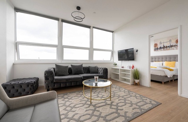 Restful stay with gym access in West Midlands