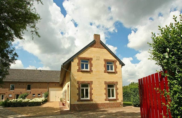 Restored farmhouse in Wijlre with two terraces