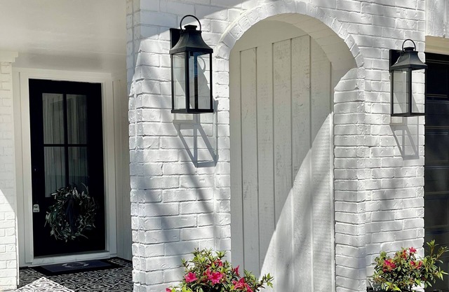 Retreat @ “The One” Enjoy your own Movie Theater!