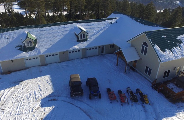 Reunion Paradise! 6000 sq ft. 20 acres, Hot tub Amazing Views, Close to Deadwood