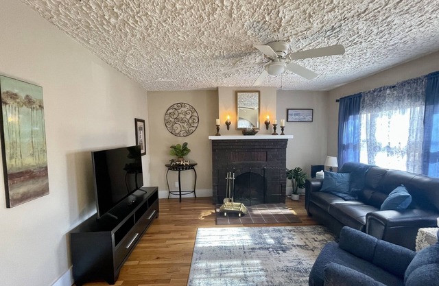 Revitalize at Sapphire House in this beautiful 1 bedroom duplex.
