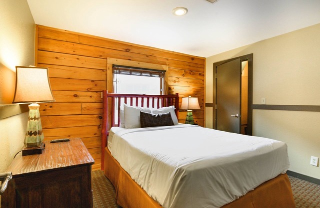 Revitalizing Christmas Mountain Village, 2 Bedroom Timber